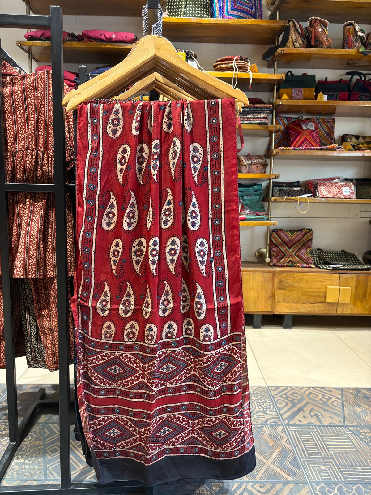 "siya" new modal silk stole