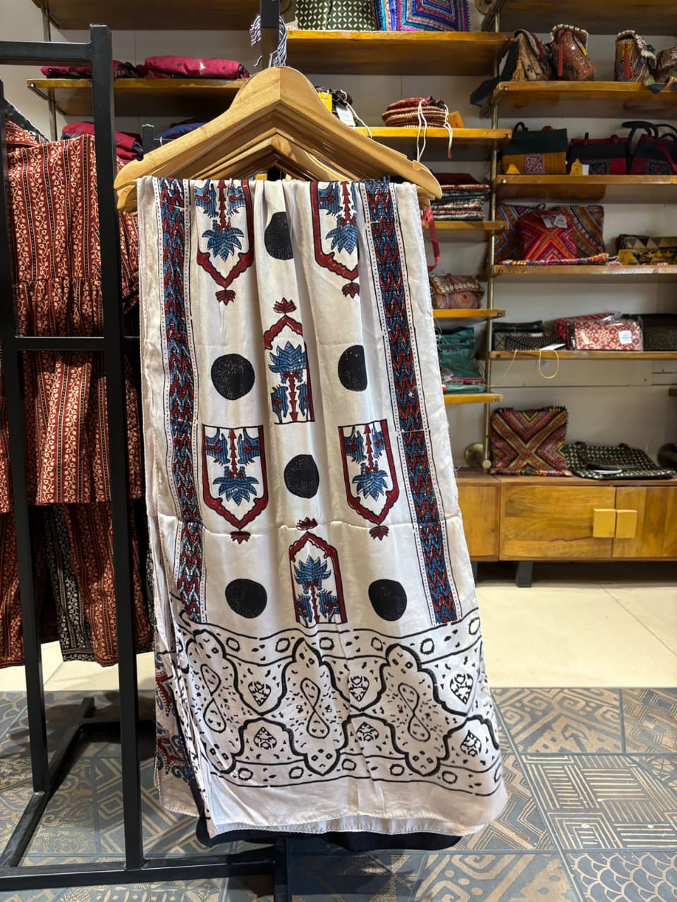 "siya" new modal silk stole