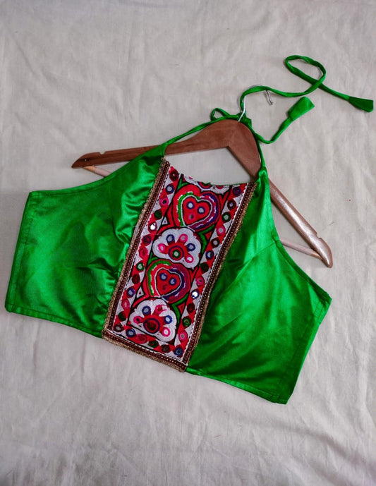"Kriva"parrot green plain gamthi blouse