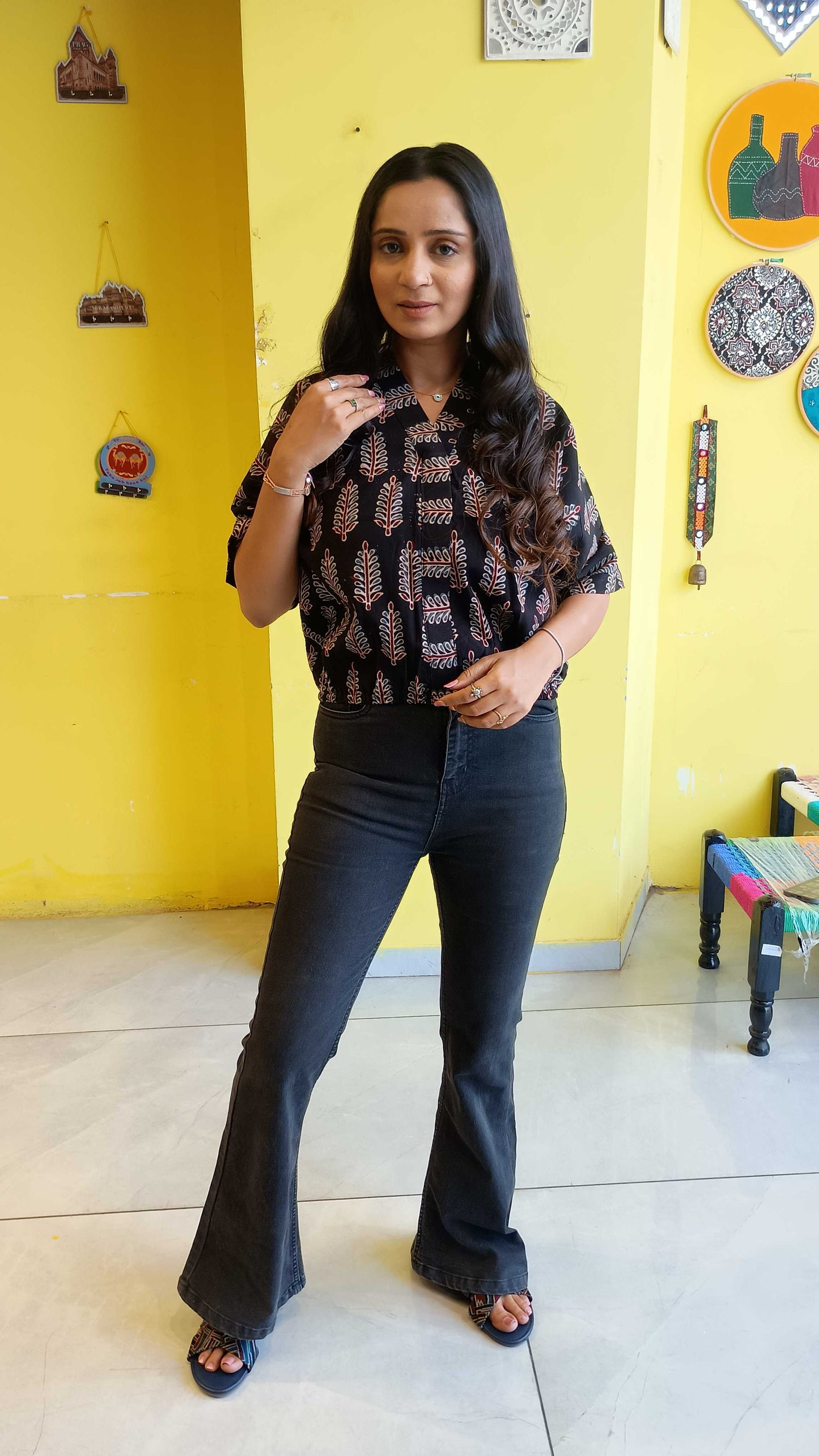 *adhya* black natural rayon balloon top