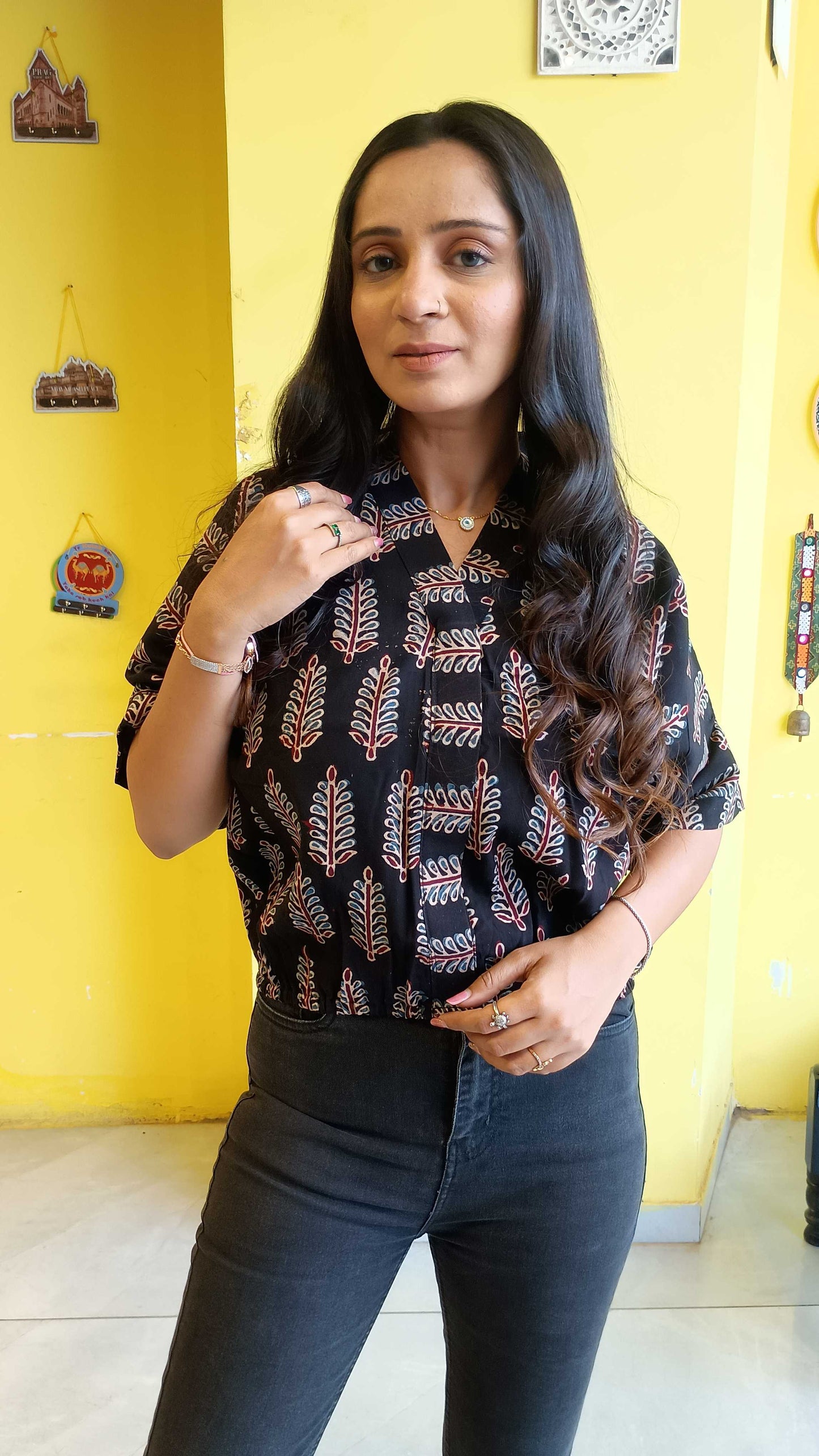 *adhya* black natural rayon balloon top