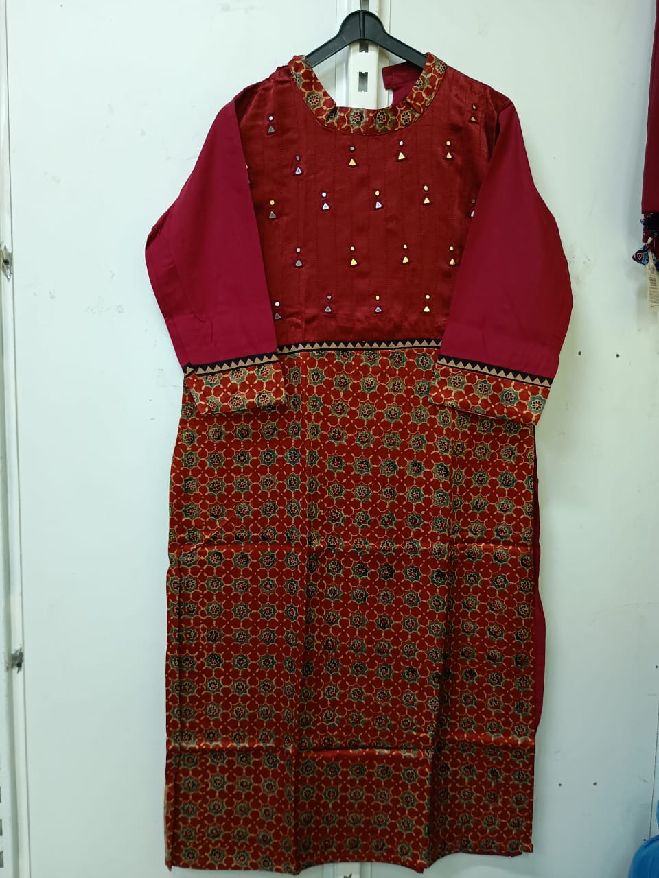"Naity" mashroo mirror work kurti