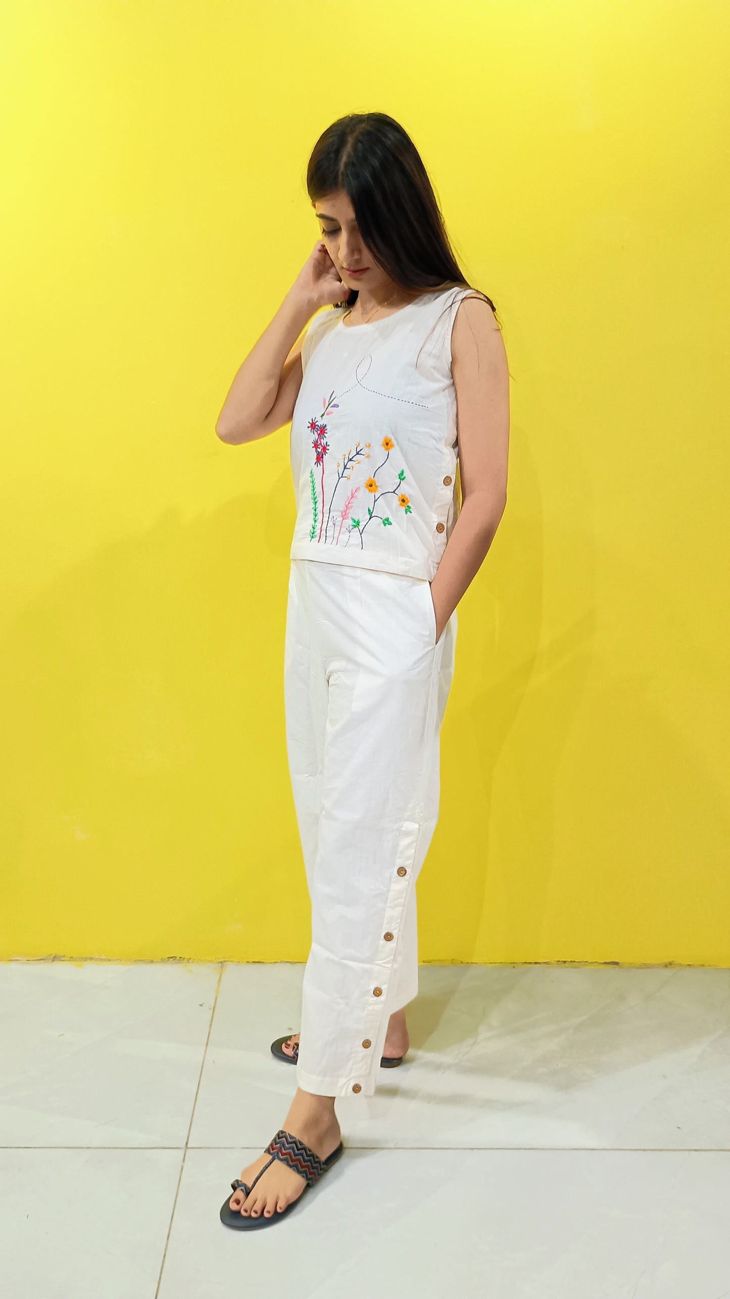 "Purvi"white Plain cotton handwork co-ord set