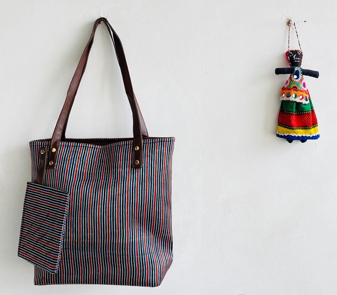 ''Richa'' shoulder bags in handbags