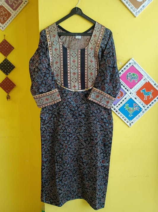 ''Naity'' festival mashroo kurti