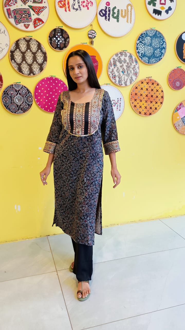 ''Naity'' festival mashroo kurti