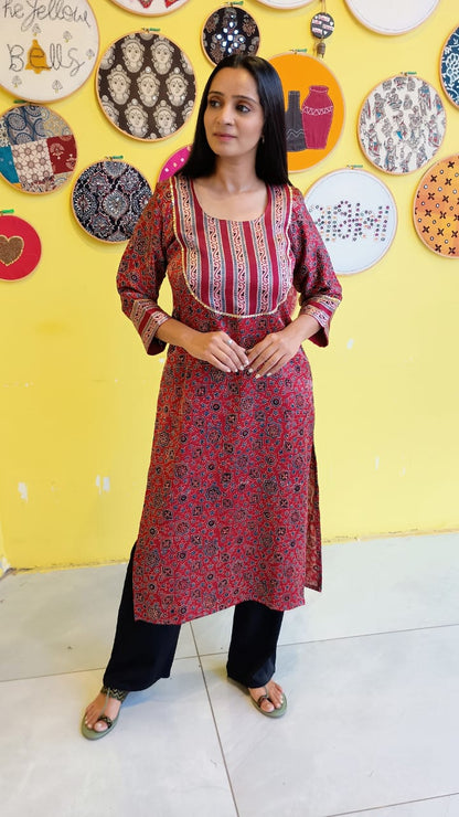 ''Naity'' mashroo mirror work kurti