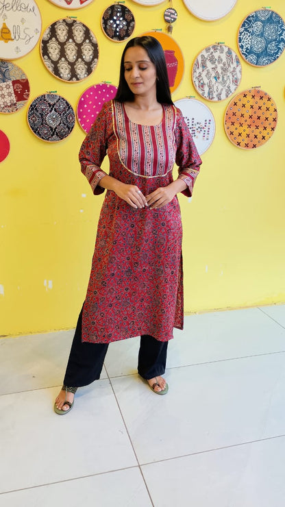 ''Naity'' mashroo mirror work kurti