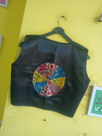 "Reema*Black plain mashroo sleeveless blouse