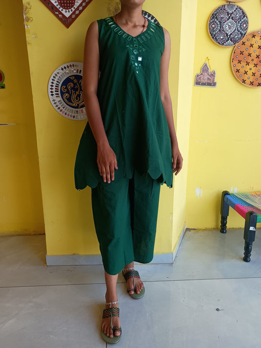 "Kareena"Bottle green Plain Cotton mirror work co-ord set