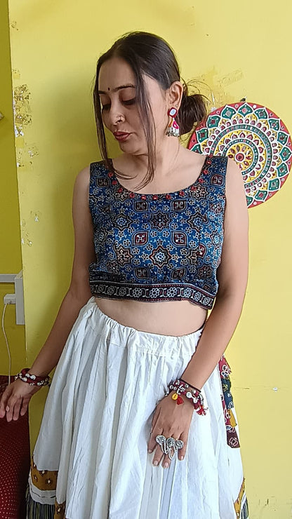 Mashroo Handwork back design Blouse Raasrang