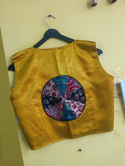 "Reema*Mustard plain mashroo sleeveless blouse