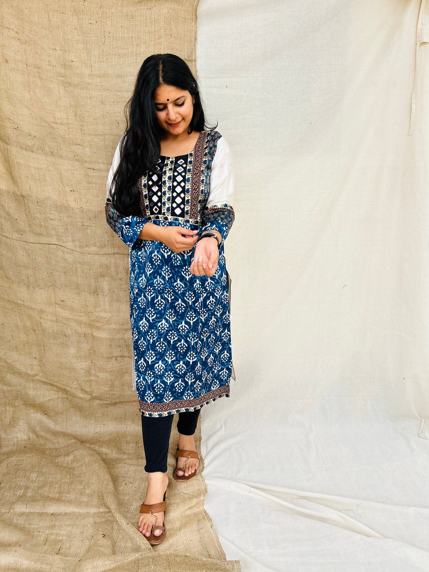 "naity"indigo mashroo print mirror work kurti