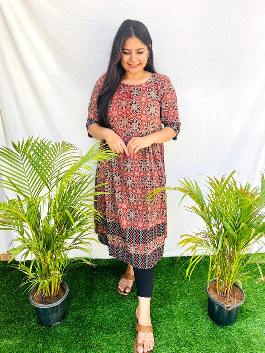 'Ramya' Natural Naira cut kurti